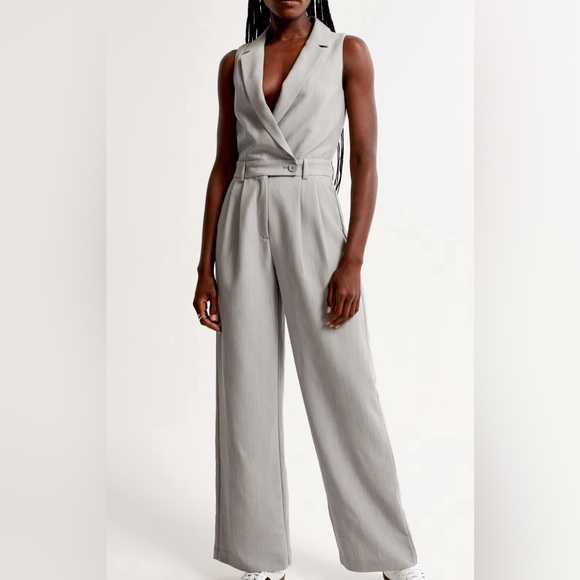 ⭐️ Abercrombie & Fitch Sloane Jumpsuit - Picture 4 of 4